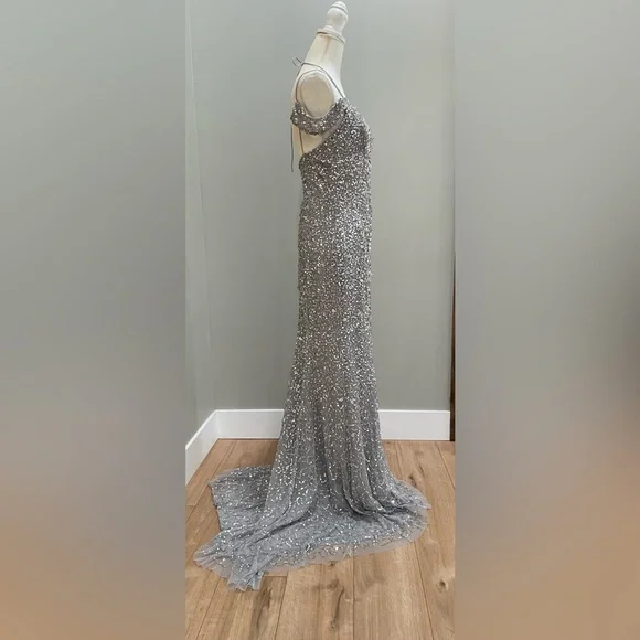 🌟Host Pick🌟Women’s Silver Tiffany Designs Sequined Gown